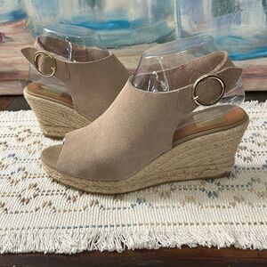 Kanna Tan Espadrilles with Classic Design size 7 1/2